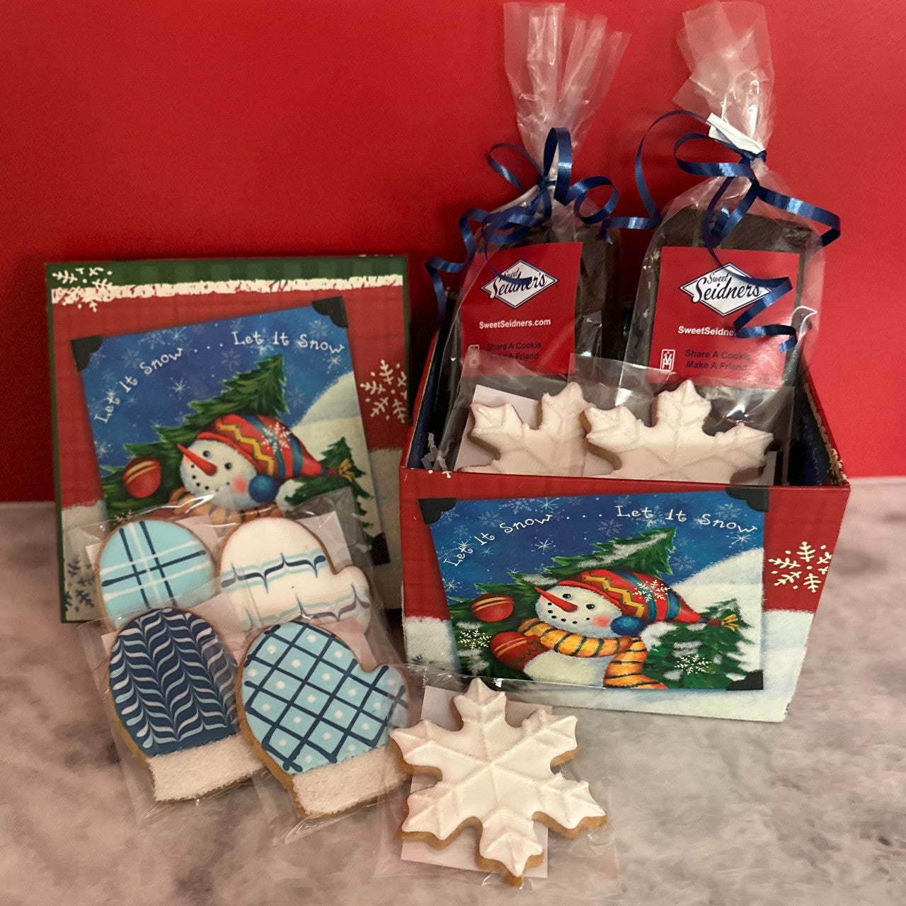 Snowman decorated cookies