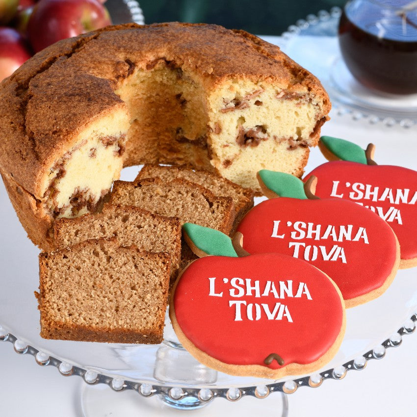Apple cake, honey cake and apple cookies