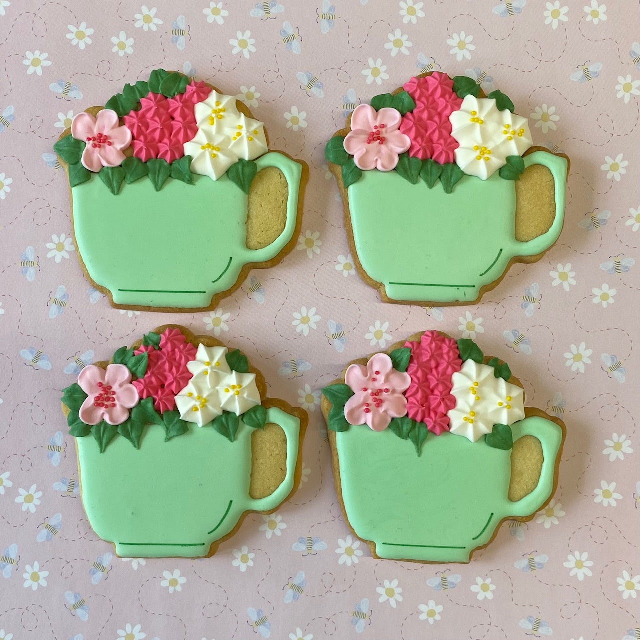 Tea cup with flowers