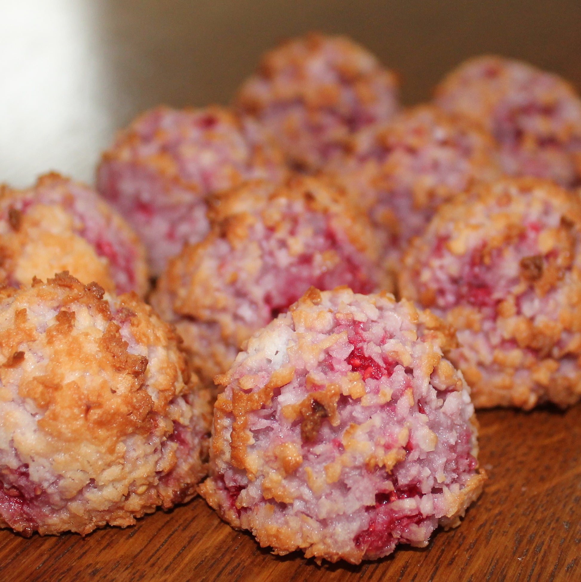 Raspberry Macaroons