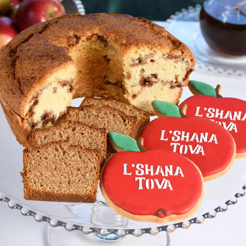 Apple cake, honey cake and apple cookies